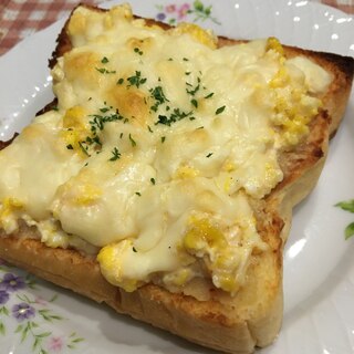 簡単おつまみ☆明太ポテトの卵トースト♪